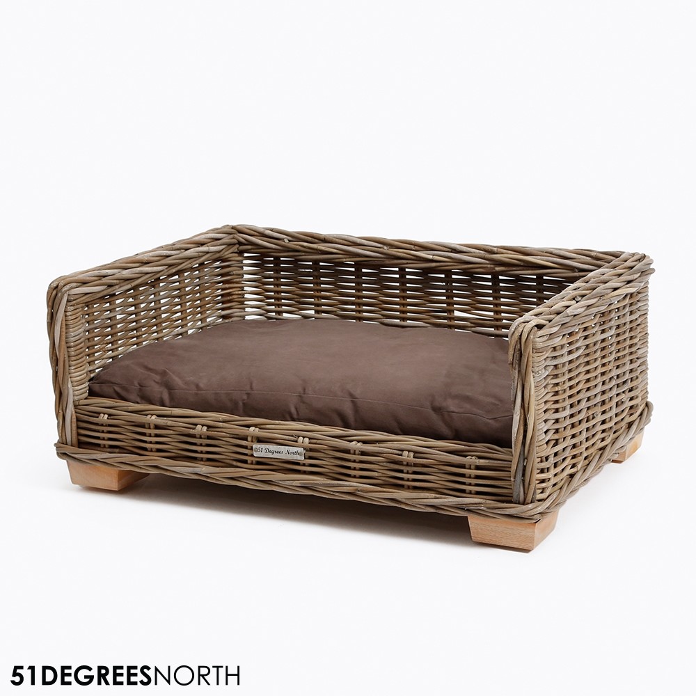 Grote hondenmand Hondenbed Surplus Rotan Bed Hondenbed op poten