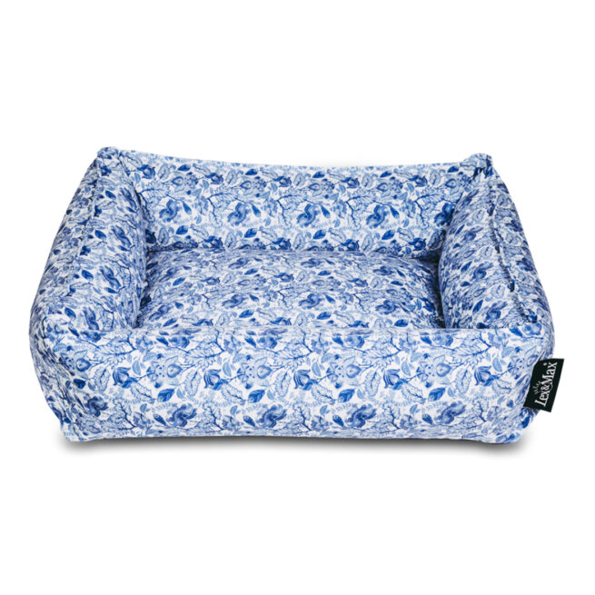 delfts blauwe hondenmand met patroon